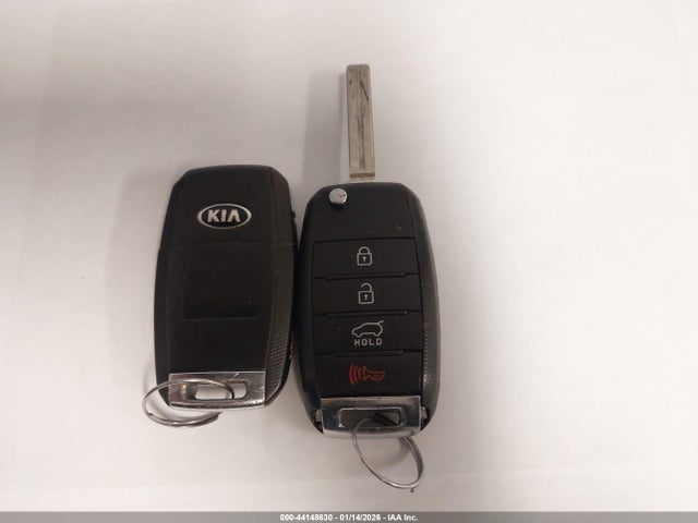 5XYKT4A75EG426013 KIA Sorento Lx V6