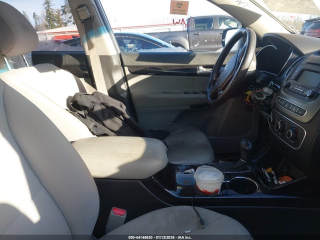 5XYKT4A75EG426013 KIA Sorento Lx V6