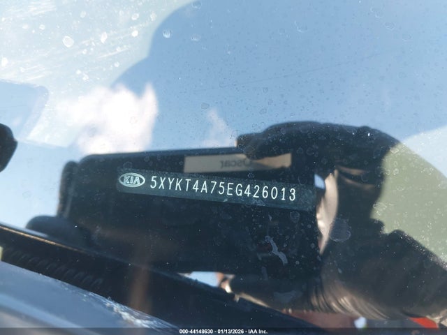 5XYKT4A75EG426013 KIA Sorento Lx V6
