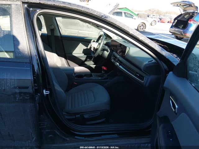 2025 Kia K4 Ex მანქანა იყიდება აუქციონზე, vin: 3KPFU4DE5SE143810, აუქციონის ნომერი: 44148640