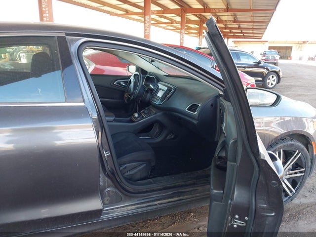 1C3CCCAB1GN176580 Chrysler 200 Limited