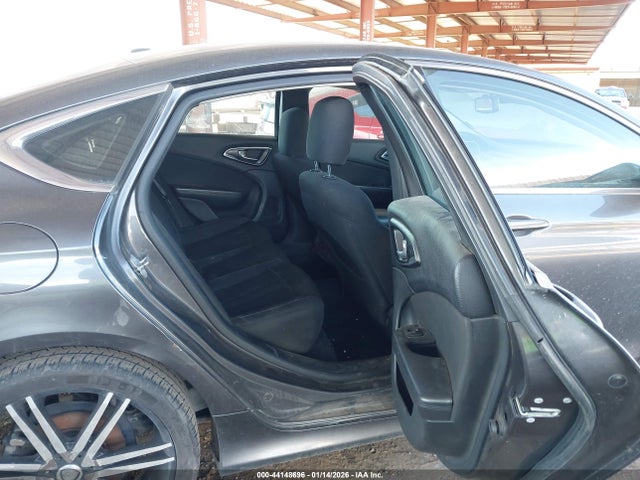 1C3CCCAB1GN176580 Chrysler 200 Limited