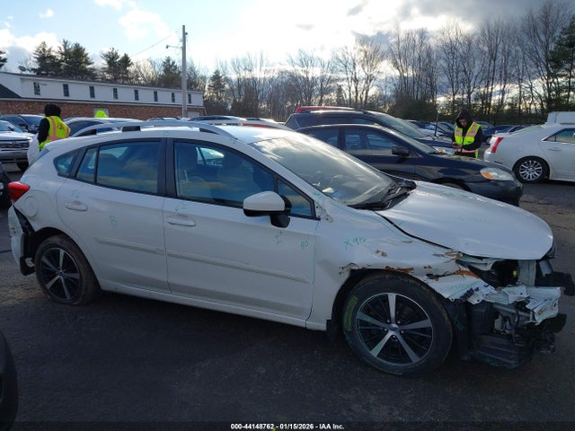 4S3GTAV67L3709634 Subaru Impreza Premium 5-door
