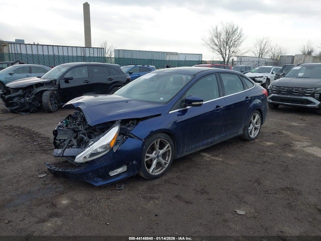 Ford Focus Titanium 2016 1FADP3J20GL229386 Image 2