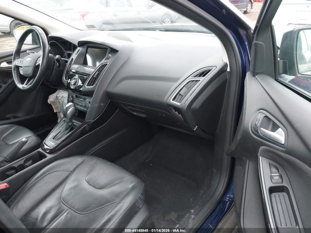 Ford Focus Titanium 2016 1FADP3J20GL229386 Image 5