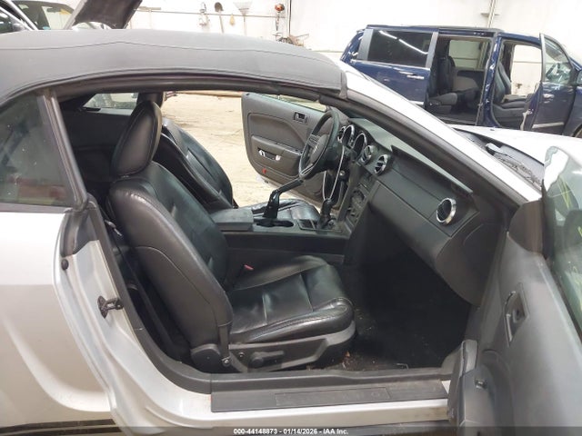 2005 FORD MUSTANG 1ZVFT84NX55247670 Photo 4