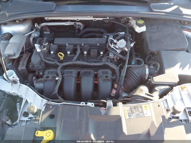 1FADP3F28JL214831 Ford FOCUS SE