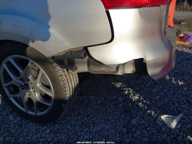 1FADP3F28JL214831 Ford FOCUS SE