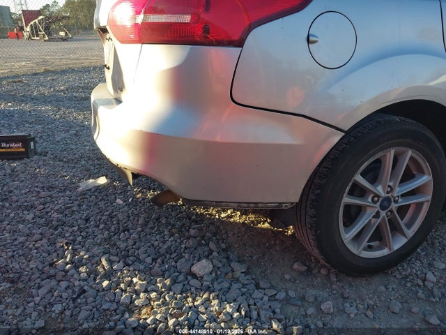 1FADP3F28JL214831 Ford FOCUS SE
