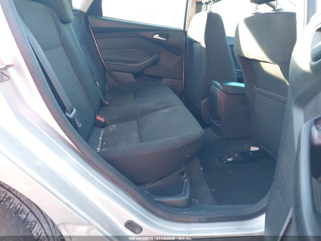 1FADP3F28JL214831 Ford FOCUS SE