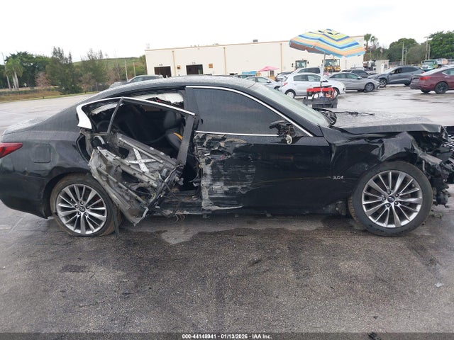 44148941 :رقم المزاد ، JN1EV7AR7JM433096 vin ، 2018 Infiniti Q50 3.0t Luxe مزاد بيع