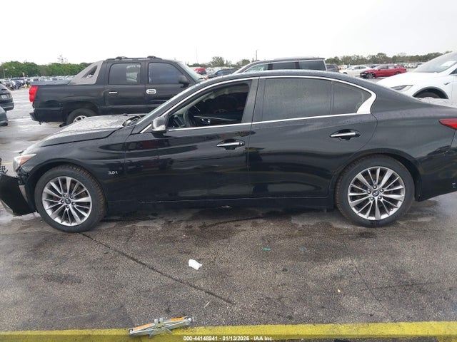 44148941 :رقم المزاد ، JN1EV7AR7JM433096 vin ، 2018 Infiniti Q50 3.0t Luxe مزاد بيع