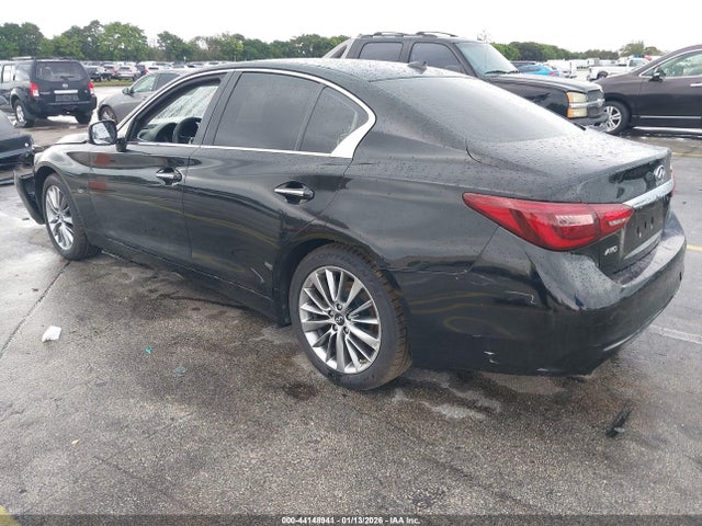 44148941 :رقم المزاد ، JN1EV7AR7JM433096 vin ، 2018 Infiniti Q50 3.0t Luxe مزاد بيع