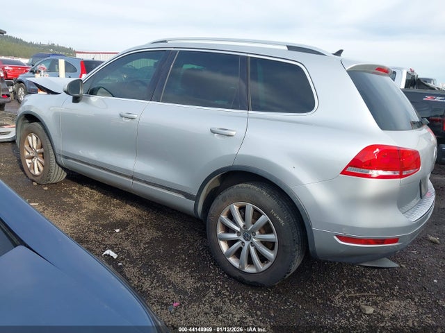 2013 VOLKSWAGEN TOUAREG WVGEF9BP6DD011808 Photo 2