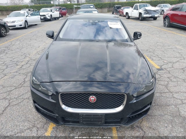 Jaguar Xe 25t 2018 SAJAR4FX6JCP35914 Image 13