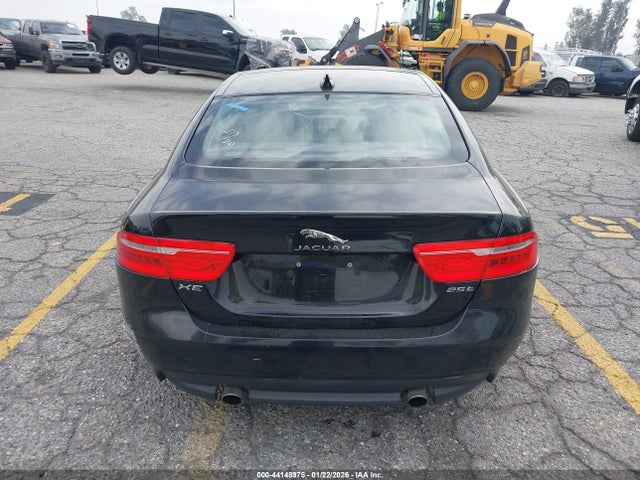 Jaguar Xe 25t 2018 SAJAR4FX6JCP35914 Image 17