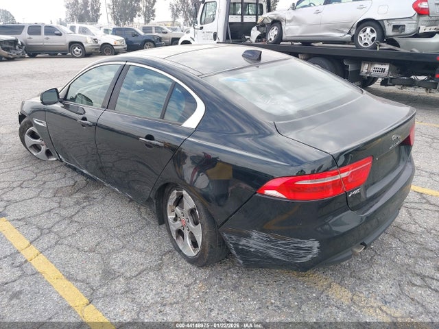 2018 JAGUAR XE SAJAR4FX6JCP35914 Photo 2