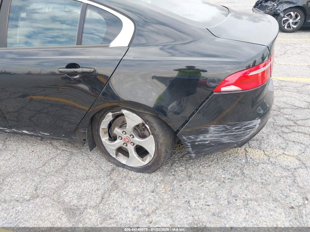 2018 JAGUAR XE SAJAR4FX6JCP35914 Photo 5