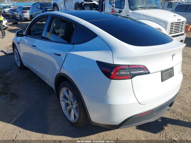 Продажа на аукционе авто 2021 Tesla Model Y Long Range Dual Motor All-wheel Drive, vin: 5YJYGDEE8MF180829, номер лота: 44148989