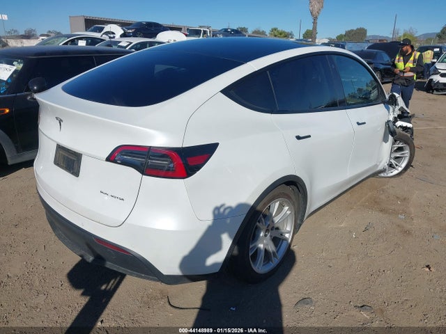 Продажа на аукционе авто 2021 Tesla Model Y Long Range Dual Motor All-wheel Drive, vin: 5YJYGDEE8MF180829, номер лота: 44148989
