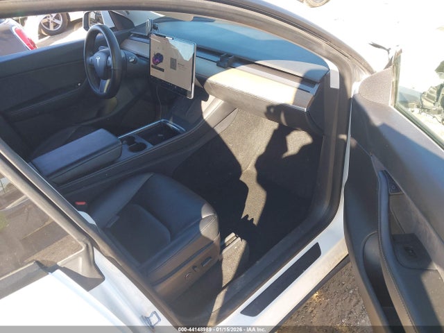 Продажа на аукционе авто 2021 Tesla Model Y Long Range Dual Motor All-wheel Drive, vin: 5YJYGDEE8MF180829, номер лота: 44148989