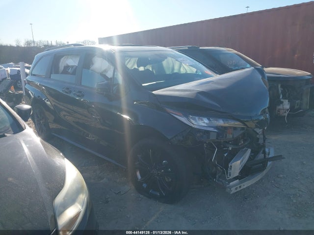 5TDDRKEC9SS257132 Toyota Sienna Xse