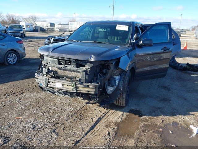 Ford Police Interceptor Utility 2018 1FM5K8AR1JGB91850 Image 2