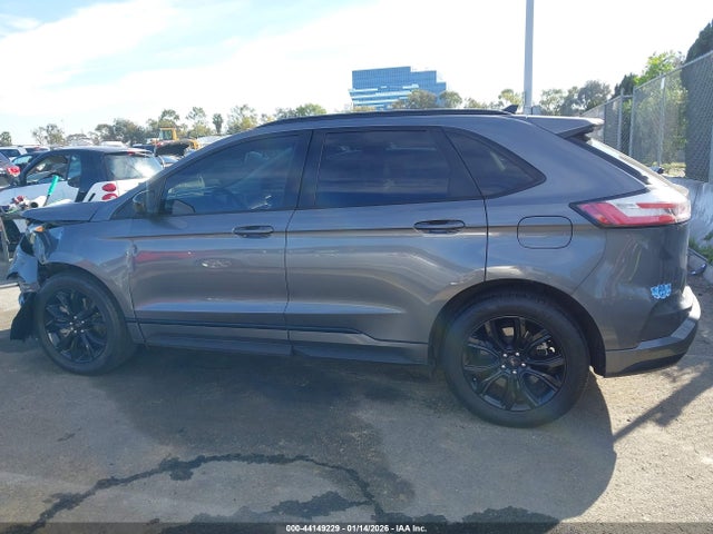 2FMPK4G95NBA85195 Ford EDGE SE