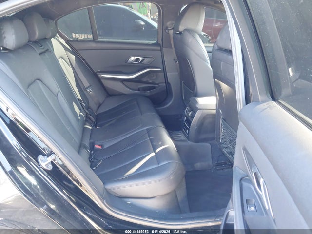 3MW5R1J03L8B03940 BMW 330I
