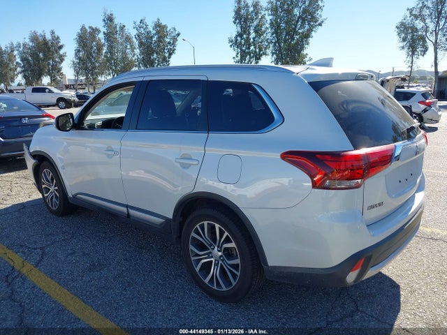 2017 MITSUBISHI OUTLANDER JA4AZ3A33HZ053944 Photo 2