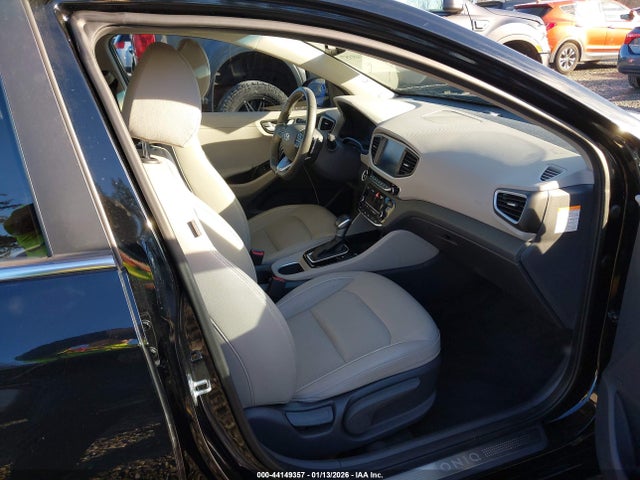 KMHC05LC8JU071808 Hyundai Ioniq Hybrid Limited