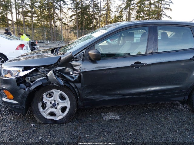 Ford ESCAPE S 2017 1FMCU0F76HUC38862 Image 6