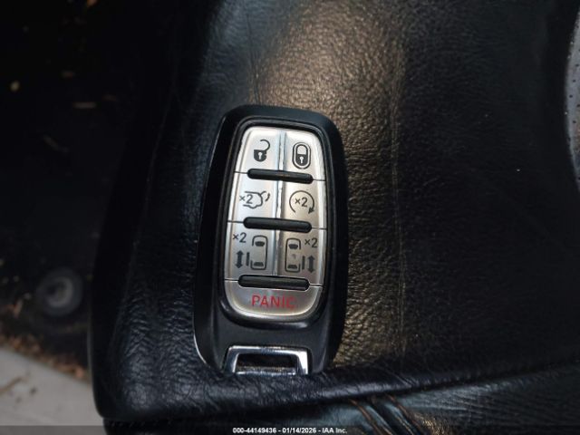 2018 CHRYSLER PACIFICA 2C4RC1BG1JR113655 Photo 10