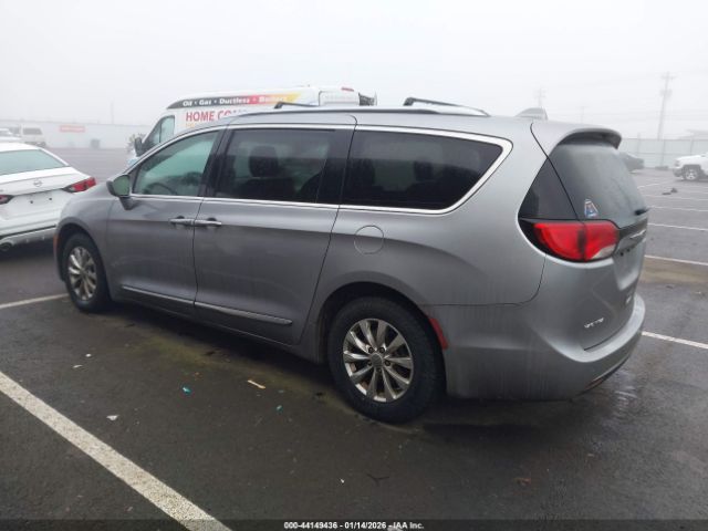 2018 CHRYSLER PACIFICA 2C4RC1BG1JR113655 Photo 2