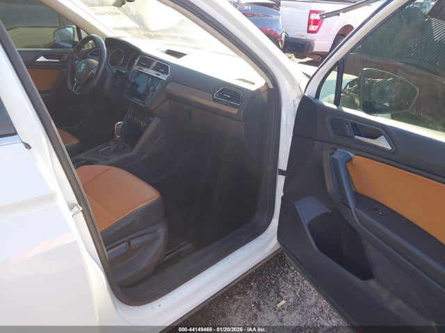 Продажа на аукционе авто 2019 Volkswagen Tiguan 2.0t Se/2.0t Sel/2.0t Sel R-line/2.0t Sel R-line Black, vin: 3VV3B7AXXKM194985, номер лота: 44149468