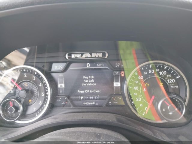 2019 RAM 1500 1C6RREJT1KN769008 Photo 6