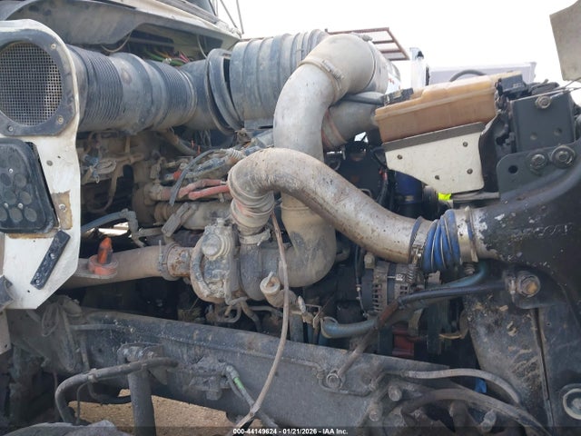 Auction sale of the 2010 Kenworth Construction T800, vin: 1NKDX0TX0AJ275951, lot number: 44149624