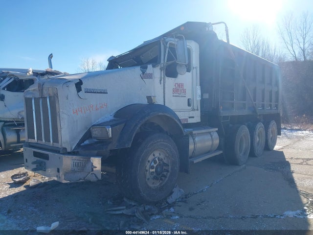 Auction sale of the 2010 Kenworth Construction T800, vin: 1NKDX0TX0AJ275951, lot number: 44149624