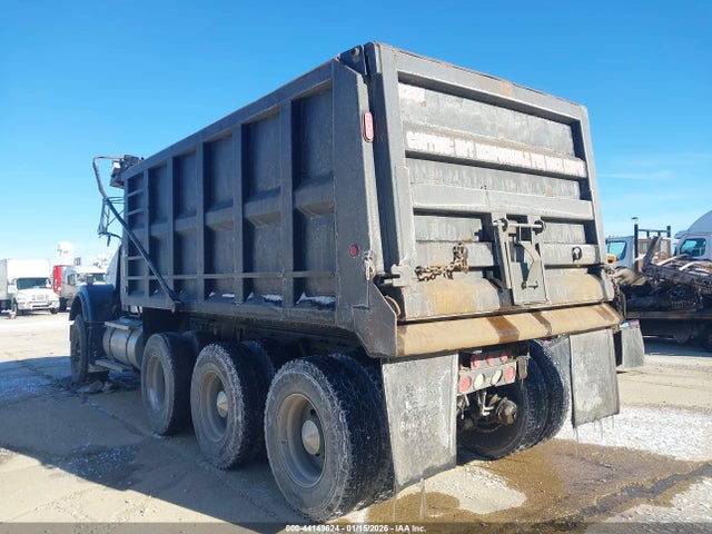 Auction sale of the 2010 Kenworth Construction T800, vin: 1NKDX0TX0AJ275951, lot number: 44149624