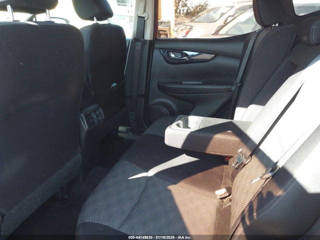 JN1BJ1CPXJW154141 Nissan Rogue Sport Sv