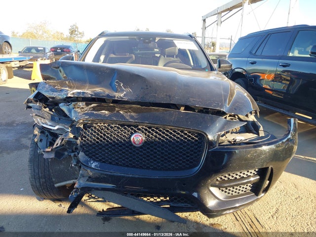 2018 JAGUAR F-PACE SADCL2FX1JA294593 Photo 5