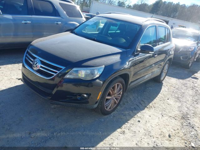 2011 VOLKSWAGEN TIGUAN WVGBV7AX8BW518867 Photo 1