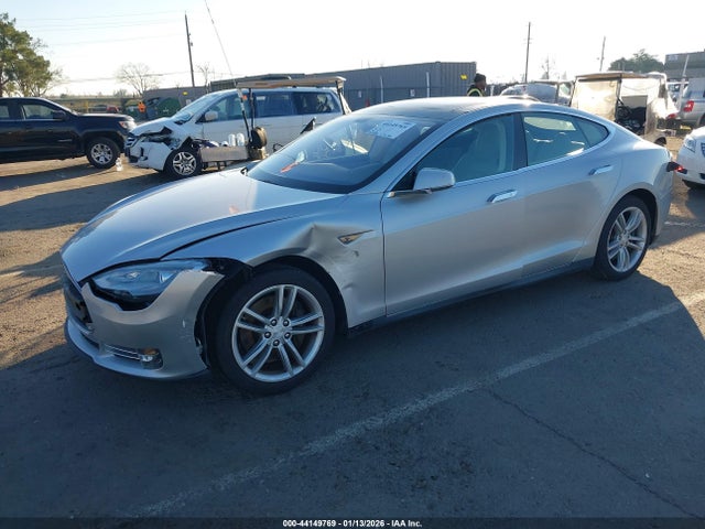 2013 TESLA MODEL S 5YJSA1DN8DFP04438 Photo 1
