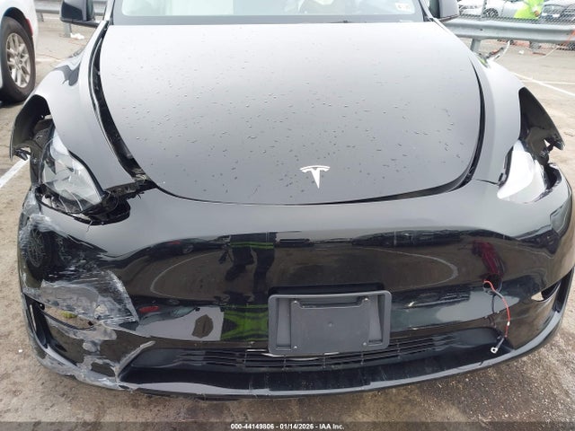 Продаж на аукціоні авто 2024 Tesla Model Y Long Range Dual Motor All-wheel Drive, vin: 7SAYGDEE8RA214565, номер лоту: 44149806