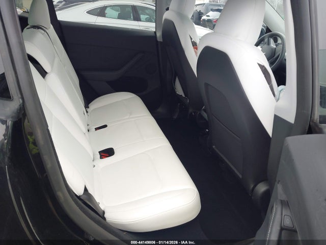 Продаж на аукціоні авто 2024 Tesla Model Y Long Range Dual Motor All-wheel Drive, vin: 7SAYGDEE8RA214565, номер лоту: 44149806
