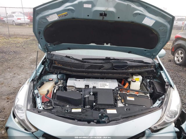 JTDZN3EU4HJ058124 Toyota Prius V Five