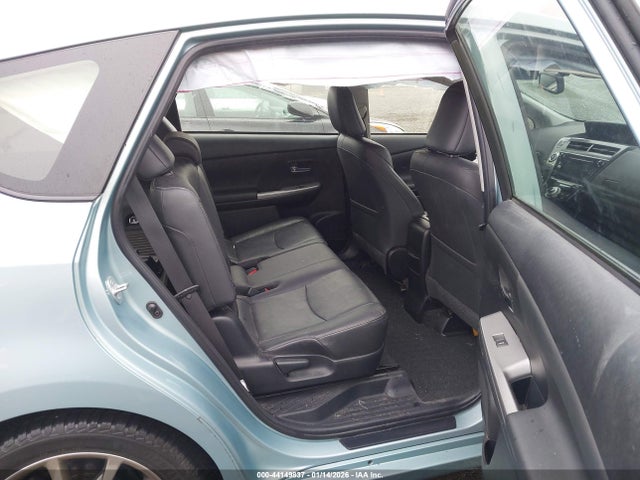 JTDZN3EU4HJ058124 Toyota Prius V Five