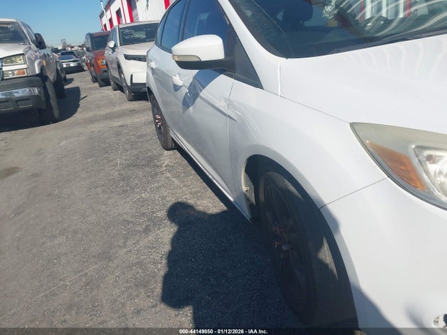 1FADP3K25EL180536 Ford FOCUS SE