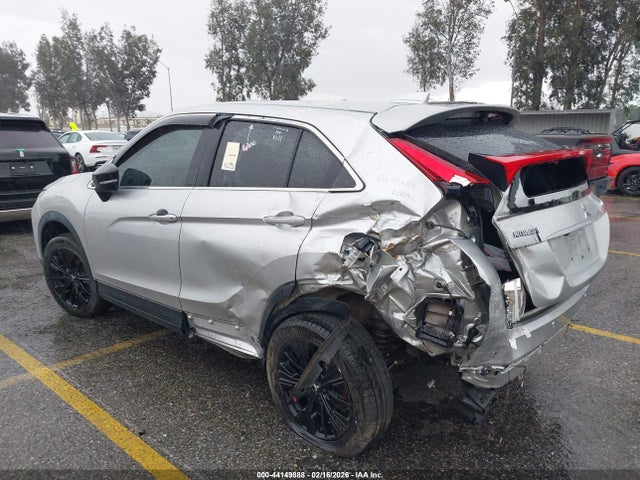 2018 MITSUBISHI ECLIPSE CROSS JA4AT4AA8JZ048072 Photo 2