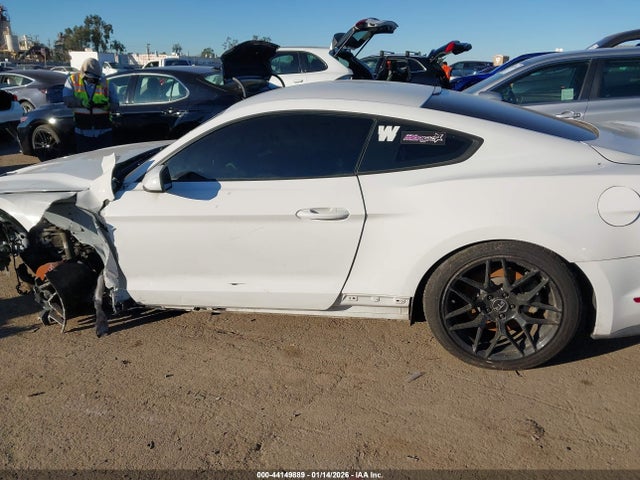 Ford 5.0l 4v premium fuel 2018 1FA6P8CF6J5181300 Image 14